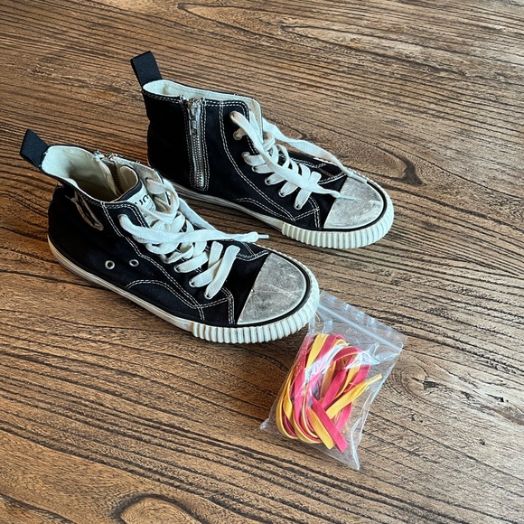 nununu High Tops - Unisex. - Picture 12 of 15